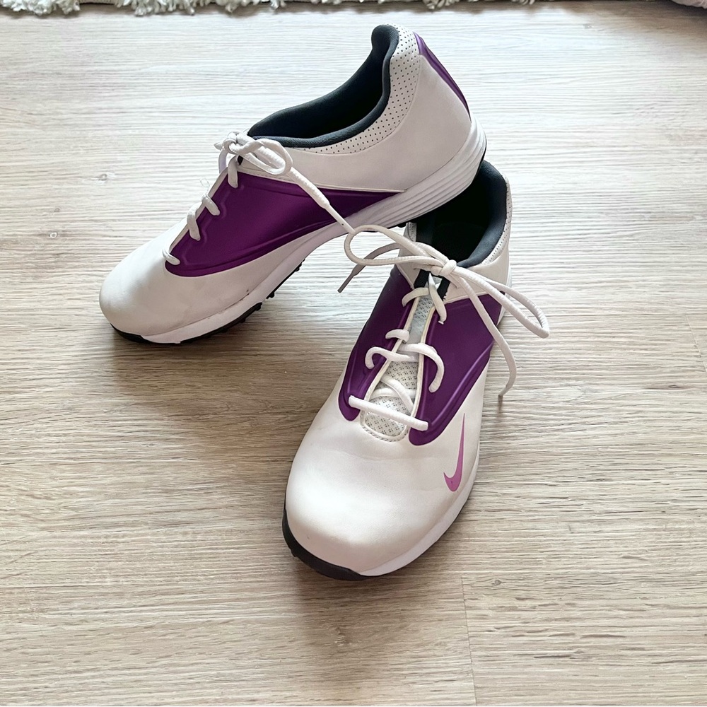 Nike Purple and White Athletic Shoes Sleek Design